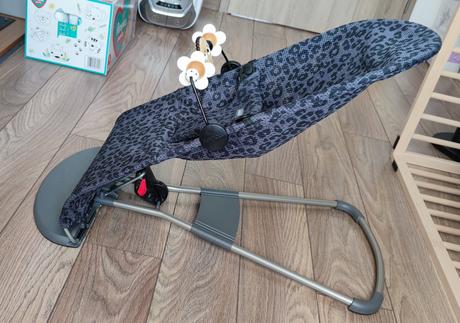 Babybjorn bouncer lehátko s hračkou, 