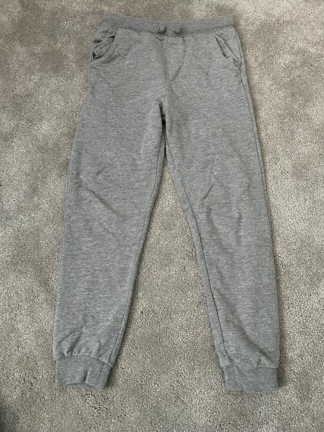 Teplaky 3 ks + 2ks rifle gratis, 134