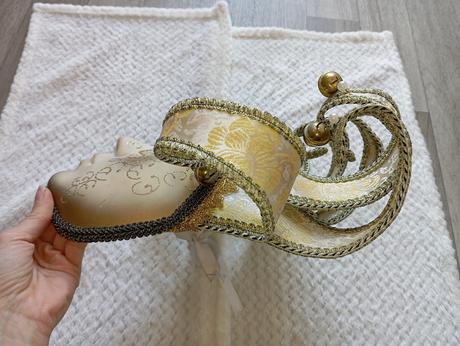 Benátska maska so zvončekmi, 