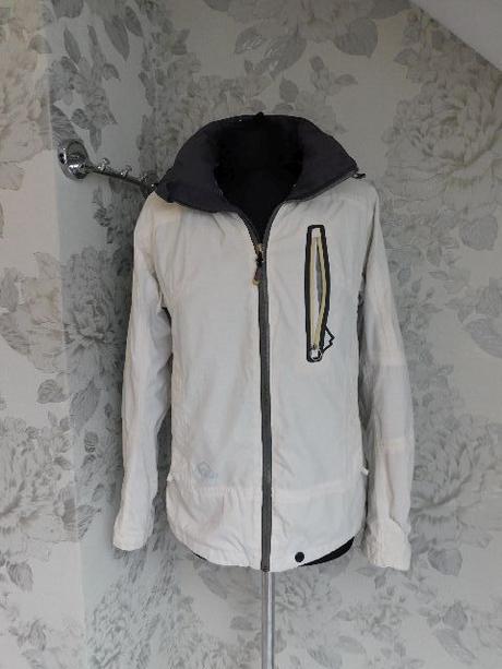 Damska kvalitna vetrovka s odonimatenou kapucnou, 36