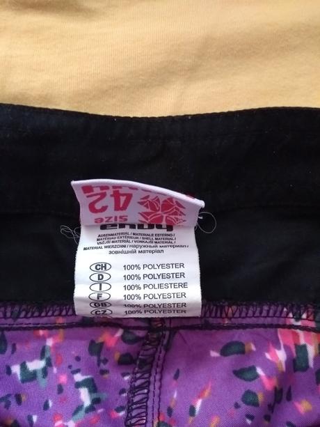 Bermudy na sport, 42