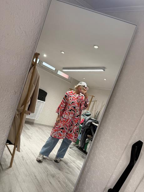 Lanove šaty hugs, l