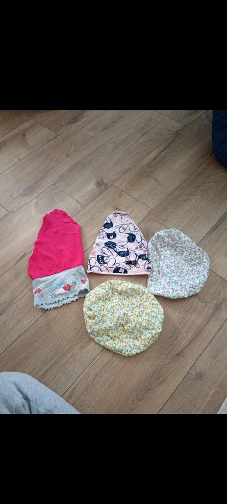 Dievčenské šatky, 68