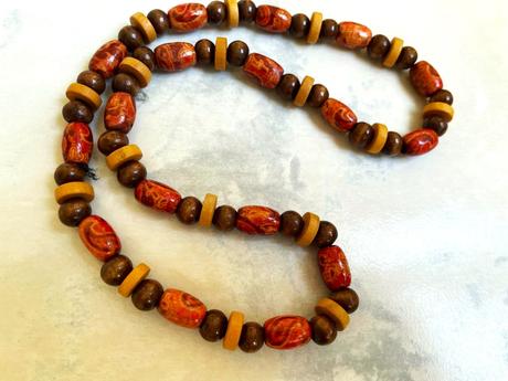 Drevený etno náhrdelník, 