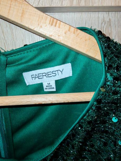 Spoločenské šaty, m