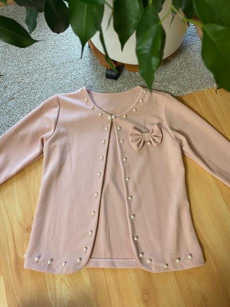 Slávnostný svetrík, 146