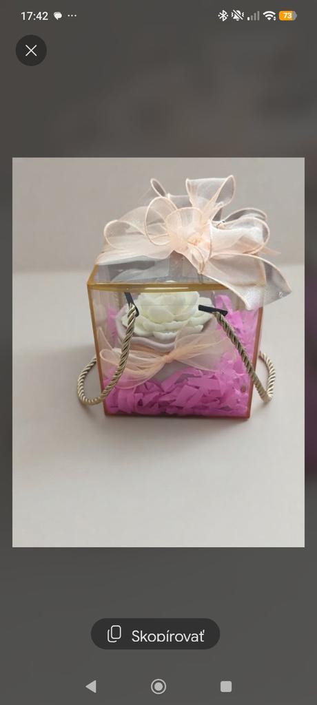 Elegantný darčekový box srdce na dlani,