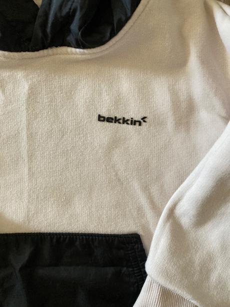 Krásna bekkin mikinka ako nová, 110