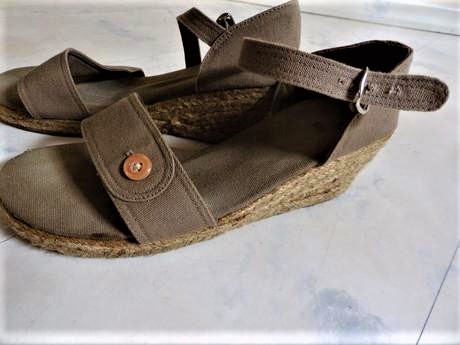 Naturálne sandálky na klíne, 38