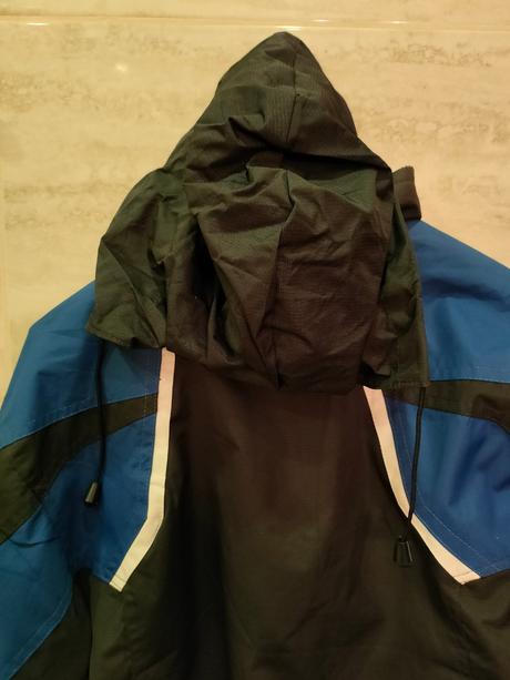 Chlapčenská vetrovka, 146