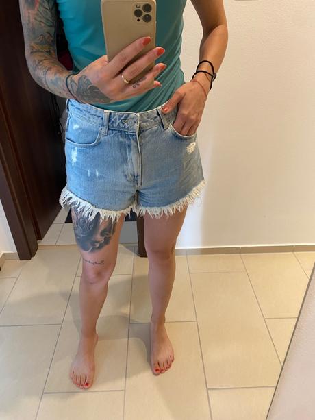 Šortky riflove, bershka,38