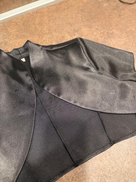 Čierne luxusné bolero veľkosť 36, amisu,s