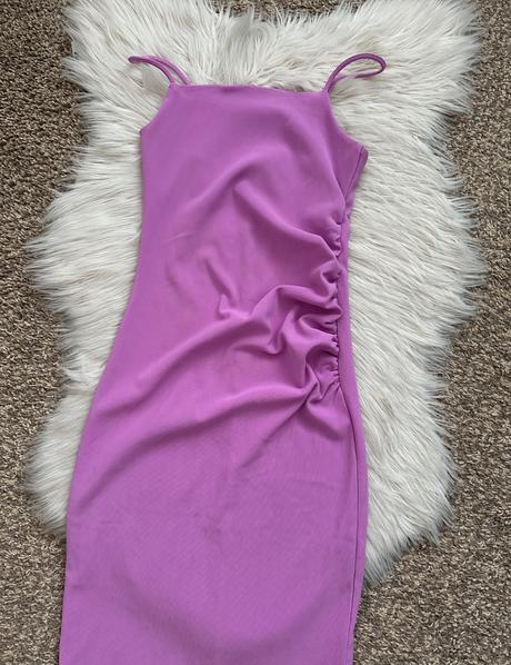 Nové midi šaty s visackou a nazbieraných efektom, xs