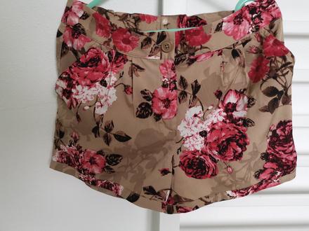 Kvetované kraťase, f&f,134