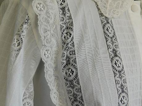 Velmi pekna vintage bluzka ku kroju, 42