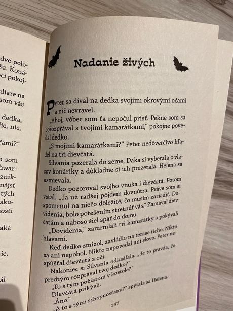 Napínavá kniha upírie sestry hrozba v múzeu,