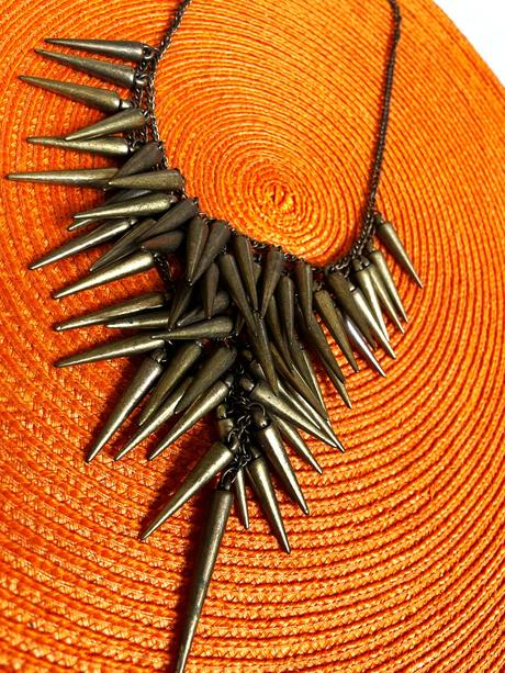 Rockový náhrdelník, 