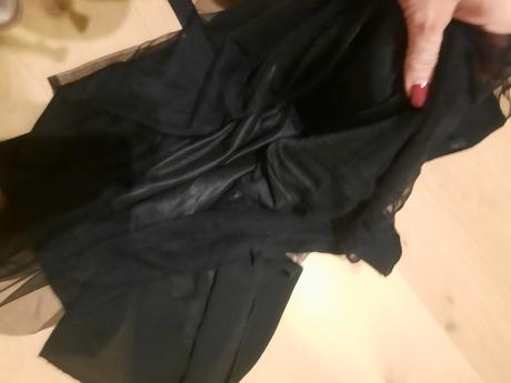 Večerné malé čierne šaty, s