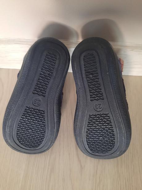 Papučky ren but (vd 14 cm), ren but,23