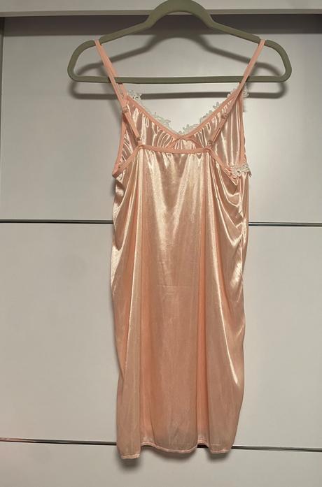 Predám saténové pyžamo, 