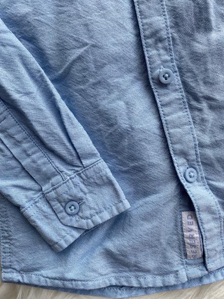 Modrá košeľa, reserved,86