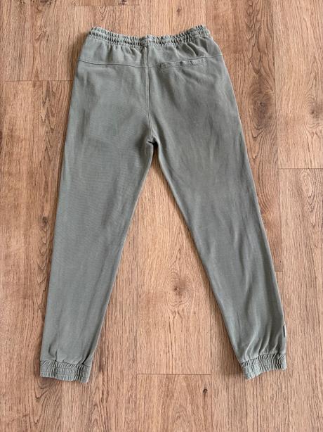 Teplaky, reserved,158