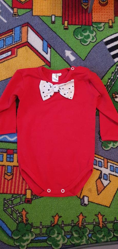 Vianočné červené body s motýlikom, bess,86