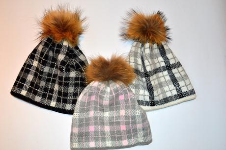 Čiapočka s pravým jemným brmbolcom,