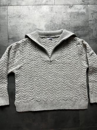 Sveter reserved, reserved,s