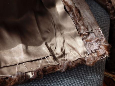 Pekny damsky pravy kvalitny kozuch z karakulči, 40