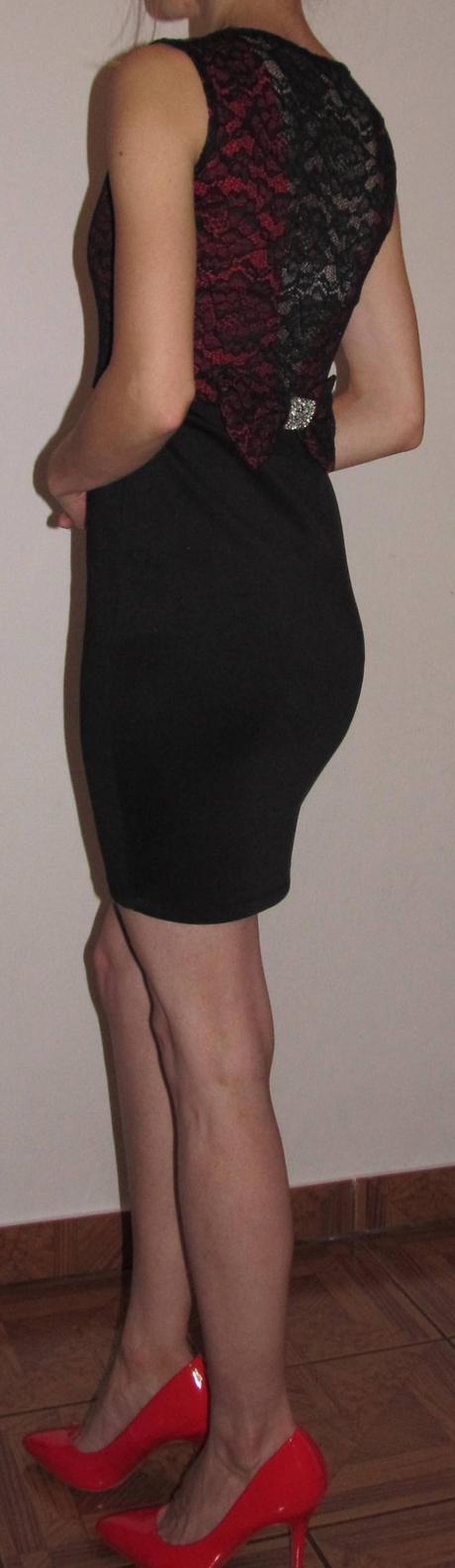 Čipkované šaty s mašľou, s