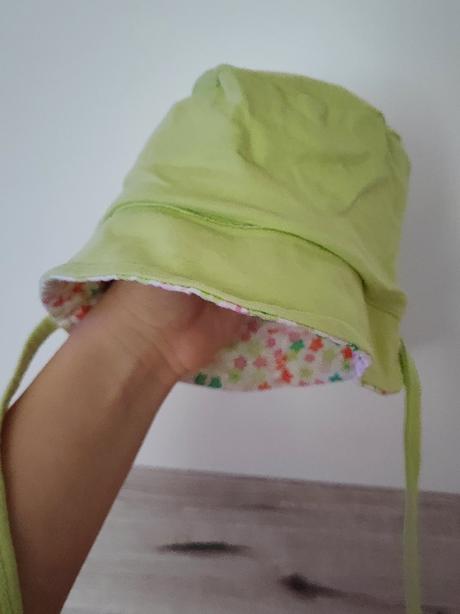 Klobúčik obojstranný, 74