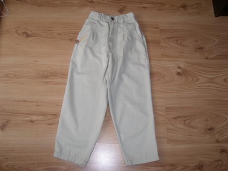 Svetlé nohavice, 122