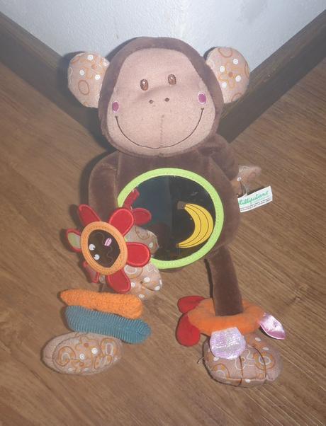 Multifunkčná opica basile lilleputiens,