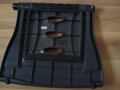 Stojanček na tablet,