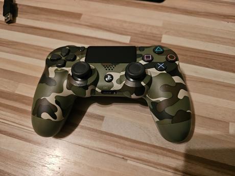 Predám konzolu ps4 a televízorom thomson 32hd5506, 