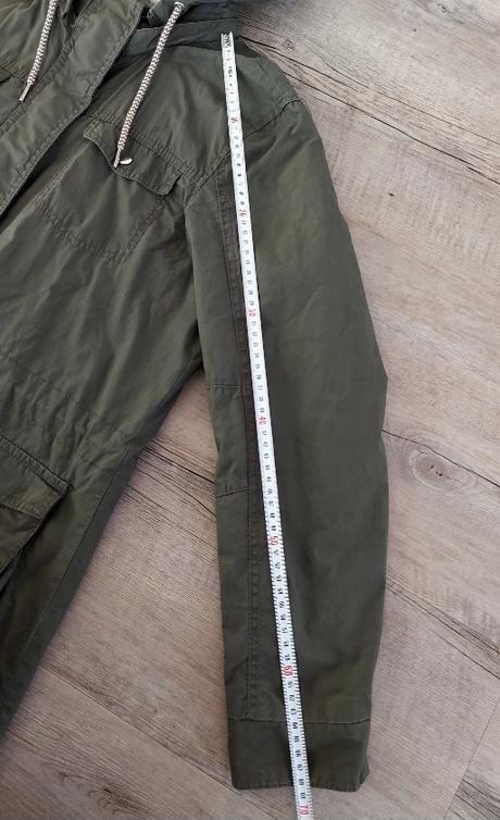 Olivovozelená prechodná parka, 40