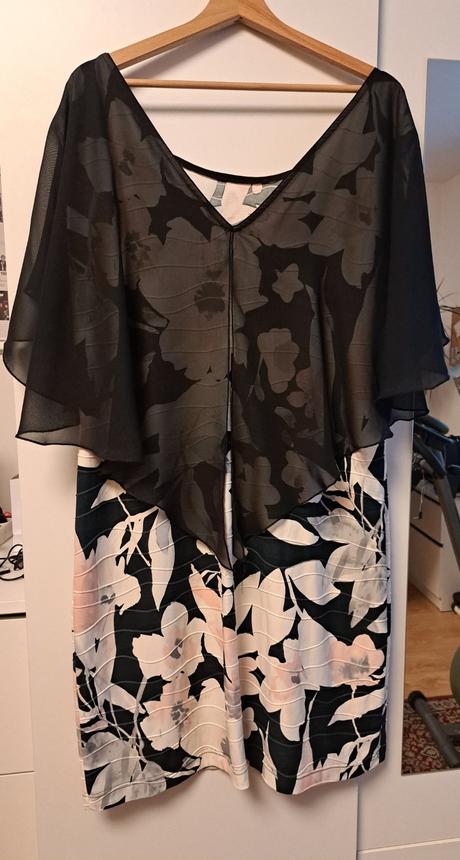 Spoločenské šaty, 48