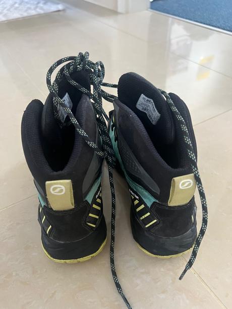 Topanky scarpa, 37