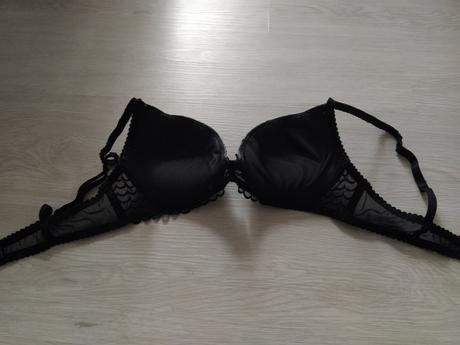 Dámska podprsenka., 75b