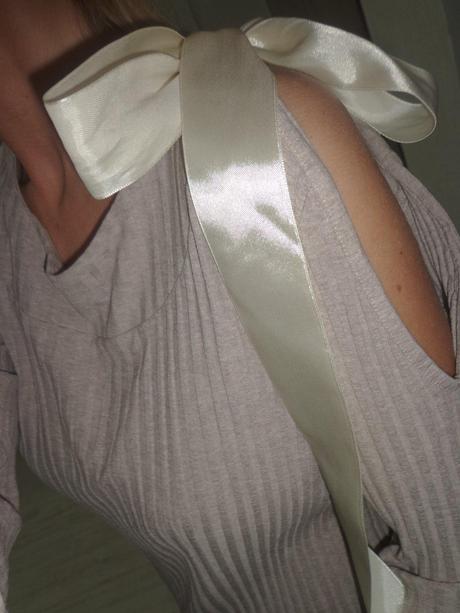 Sveter s mašľou, s