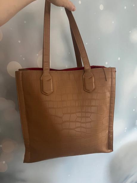 Krasna kabelka na rameno valentino, valentino