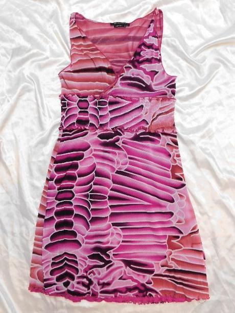 Luxusne pekne saty, xs