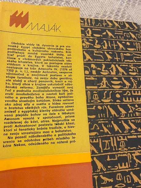 Slnko faraóna achnatona bruno tacconi,