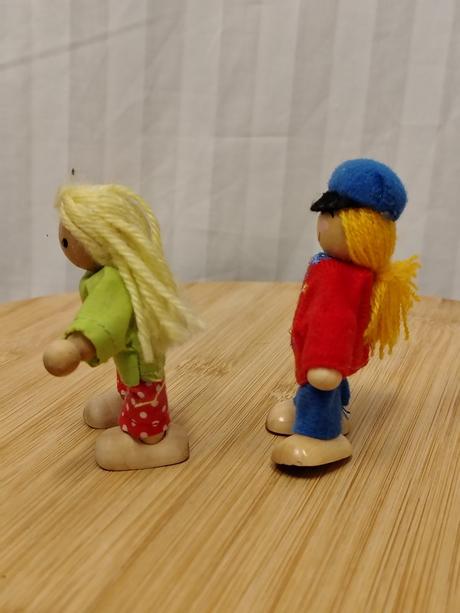 Sada ohybných drev. bábik goki, dievča, sprievodca, 