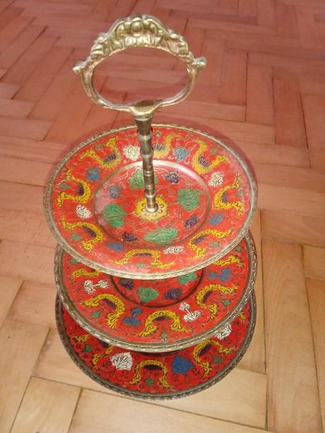 Mosadzný trojposchodový stojan, 