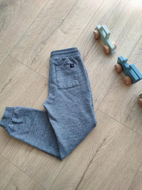 Teplejšie sivé tepláky mayoral, veľ. 128, mayoral,128