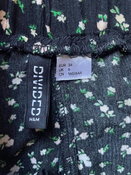 Sukničkové kraťasy., h&m,34