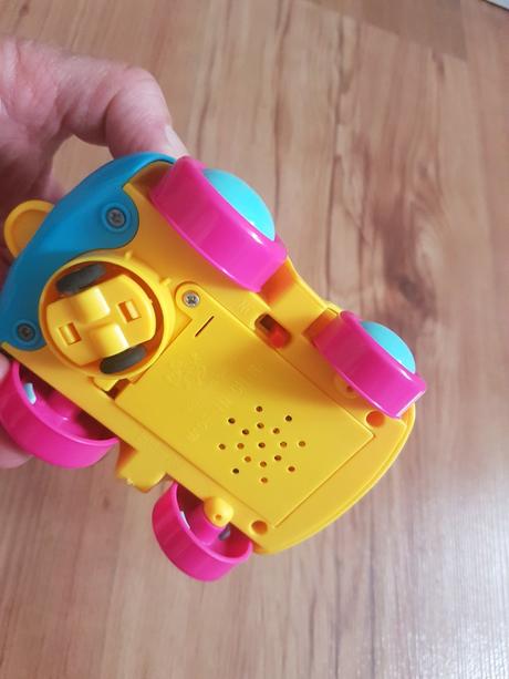 Zvukové pohyblivé  auto, 