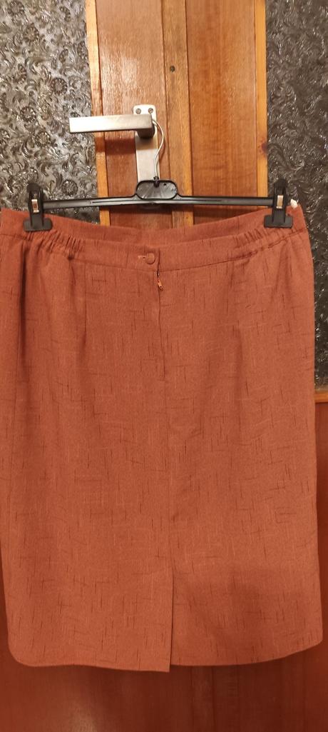 Tehlova suknicka, 48